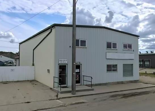 9615 90 Avenue, Peace River, AB