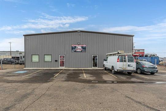 81 Brier Estates Way Northwest, Medicine Hat, AB