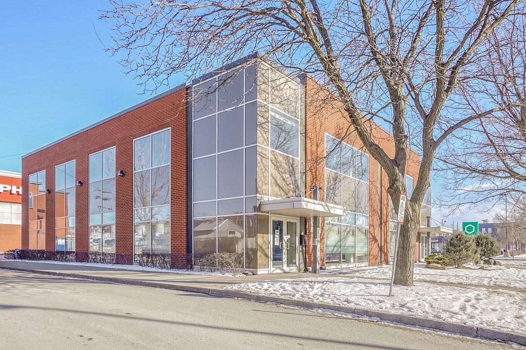 202 - 8129 Boulevard St-Michel, Montreal, QC