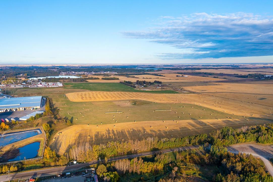 6340 C And East Trail, Innisfail, AB