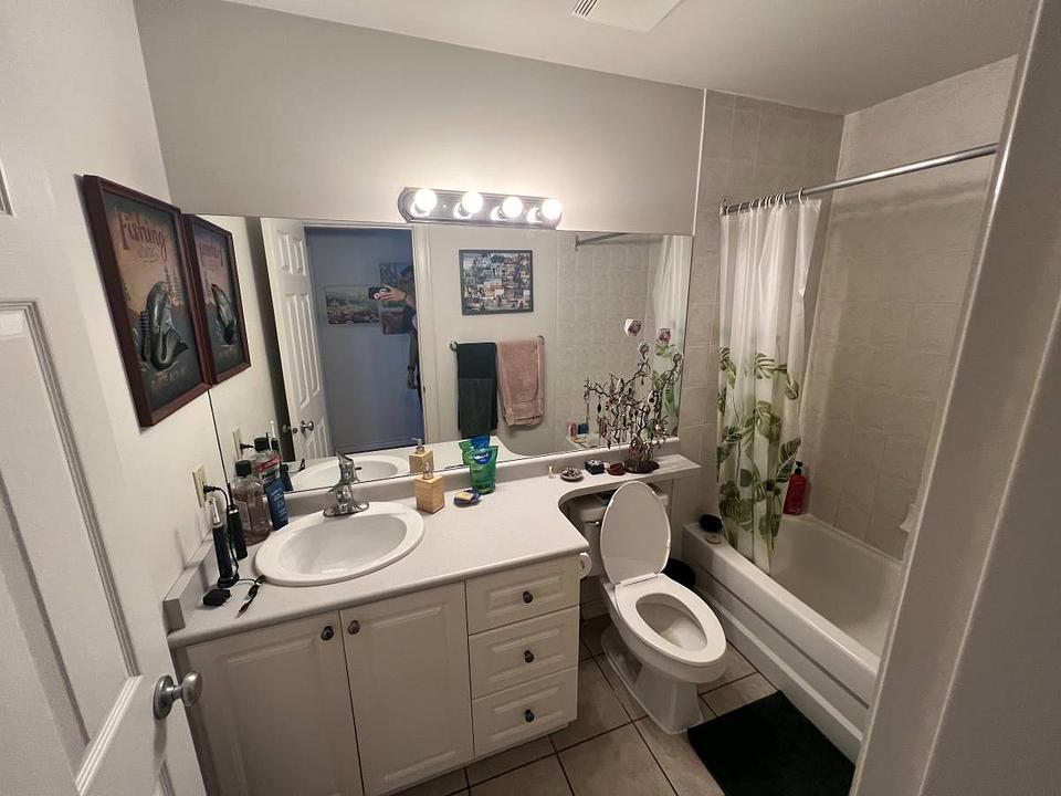 302 - 1975 Pine Street, Vancouver, BC