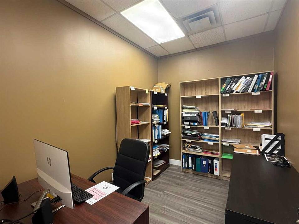 204 - 136 17 Avenue Northeast, Calgary, AB