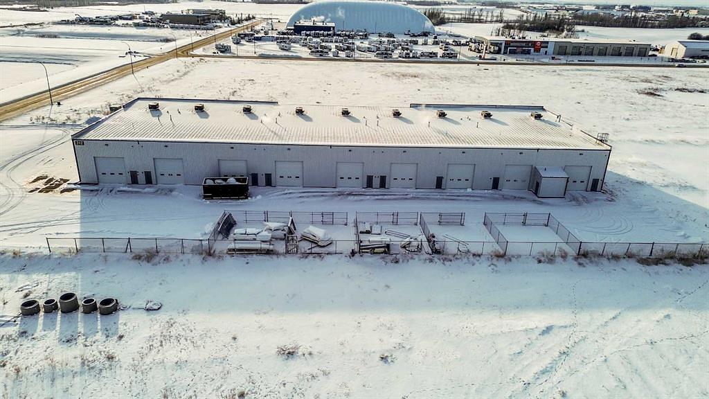 101 - 312 Energy Way, Penhold, AB