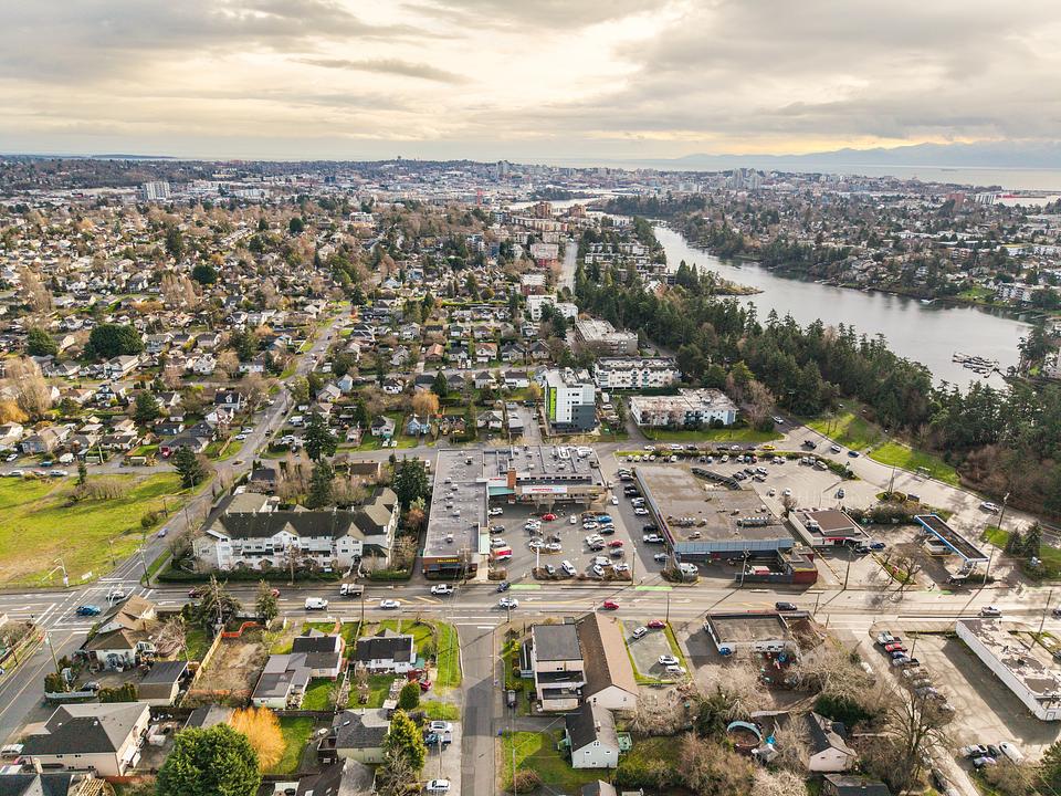 2929 Tillicum Road, Victoria, BC