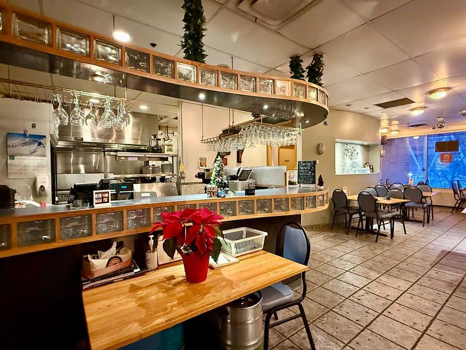 207 - 328 Centre Street South, Calgary, AB