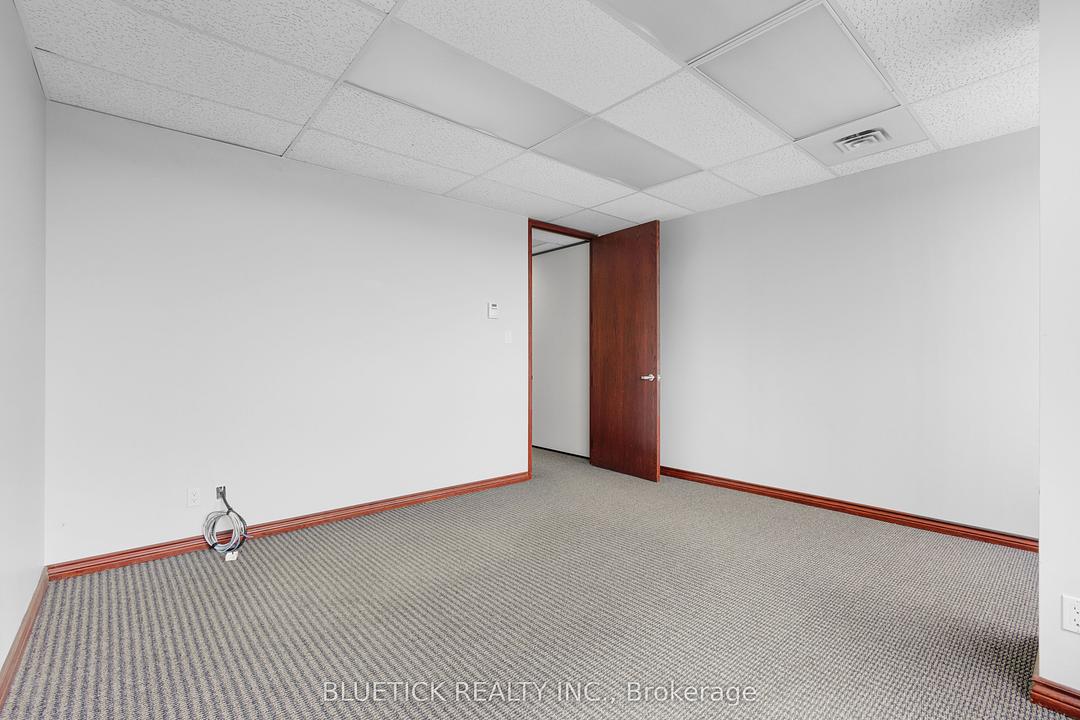 503 - 700 Dorval Drive, Oakville, ON