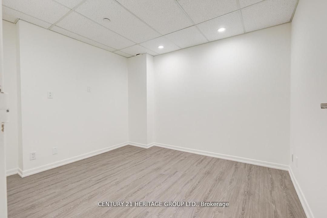 101 - 2900 Yonge Street, Toronto, ON