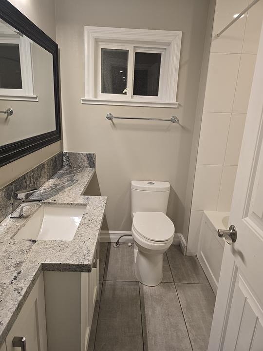 22504 Lougheed Highway, Maple Ridge, BC