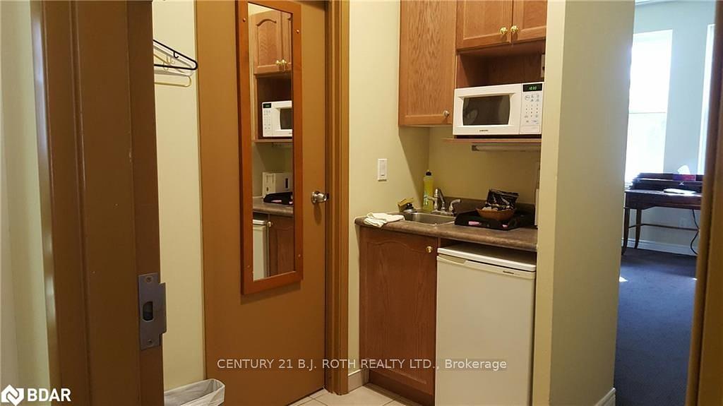 1 Berczy Street, Barrie, ON