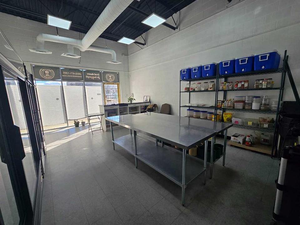 3132 26 Street Northeast, Calgary, AB
