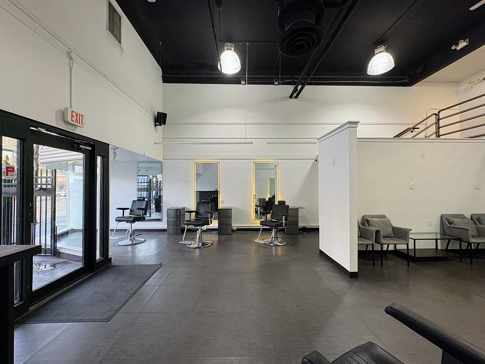 1317 Douglas Street, Victoria, BC