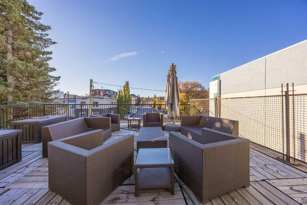 1742 10 Avenue Southwest, Calgary, AB