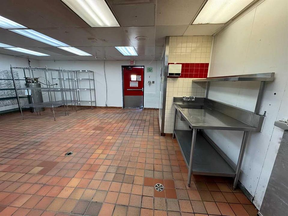 Q - 4710 17 Avenue Southeast, Calgary, AB