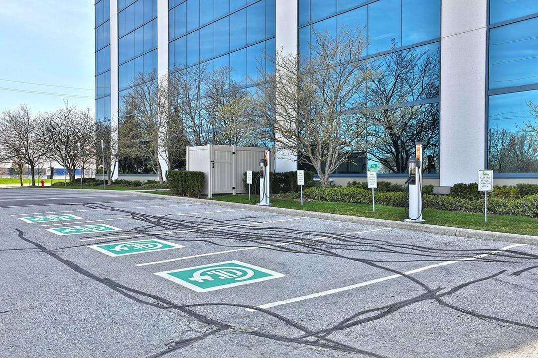 702 - 1111 International Boulevard, Burlington, ON