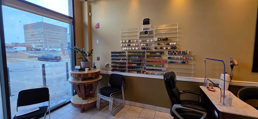 4 - 999 Macleod Trail Southeast, Calgary, AB