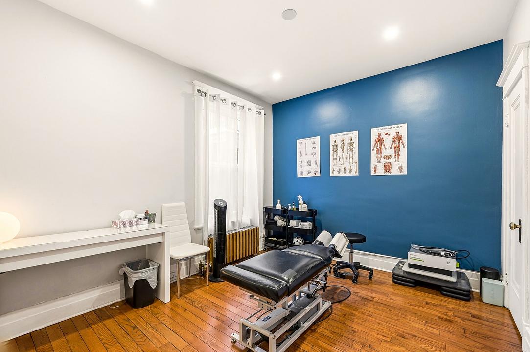 921 Boulevard Saint-Joseph Est, Montréal, QC