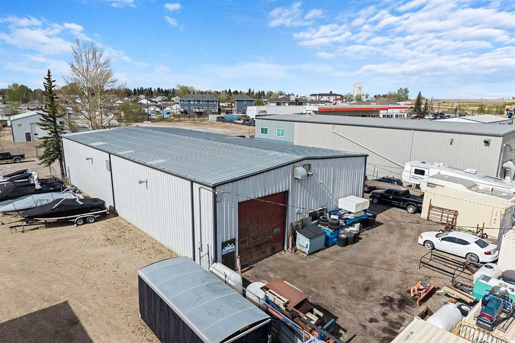 1020 Laut Avenue, Crossfield, AB