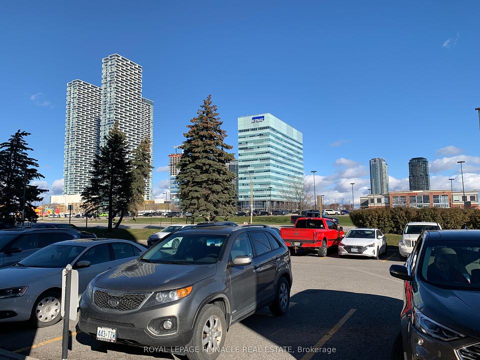 600-31 - 3300 Highway 7, Vaughan, ON