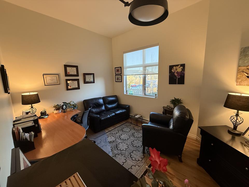 103 - 324 Goldstream Ave, Victoria, BC