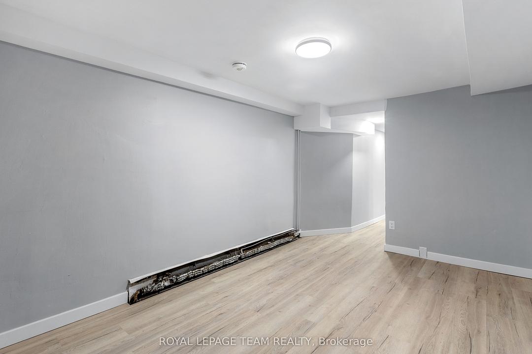 883 Somerset Street West, Ottawa, ON