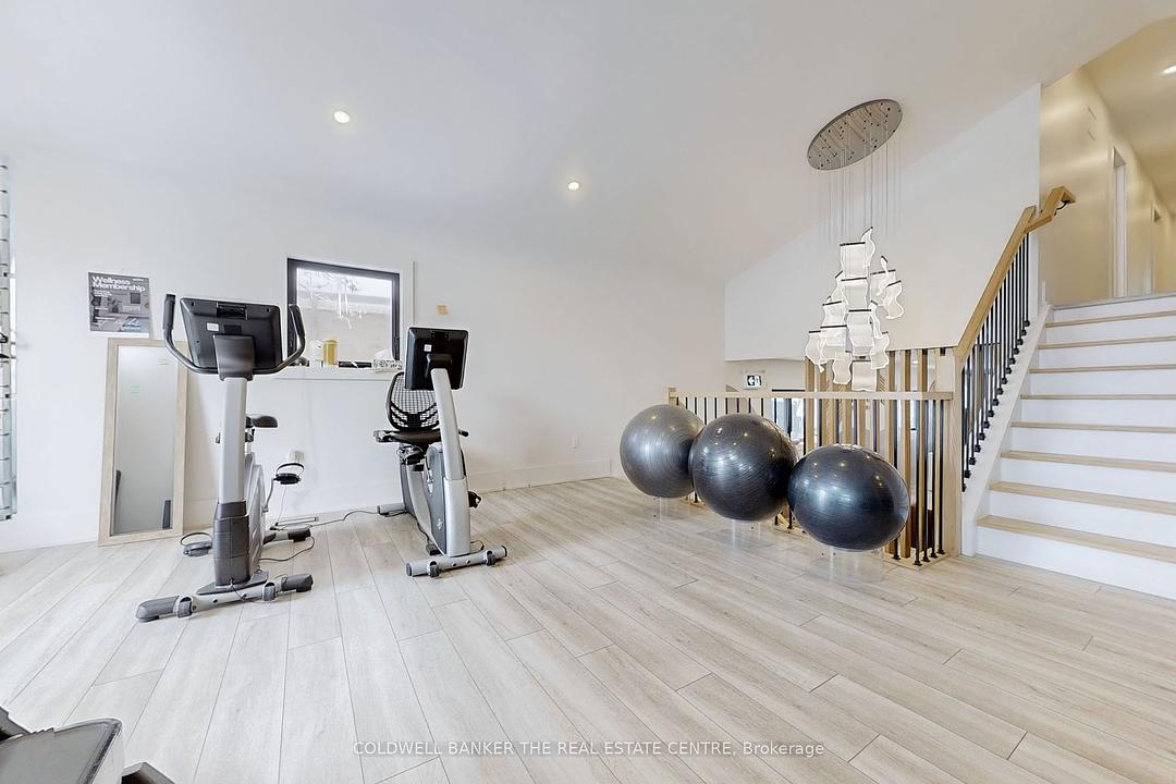543 The Queensway South, Georgina, ON
