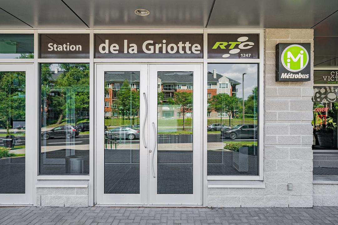 825 Boulevard Lebourgneuf, Québec, QC