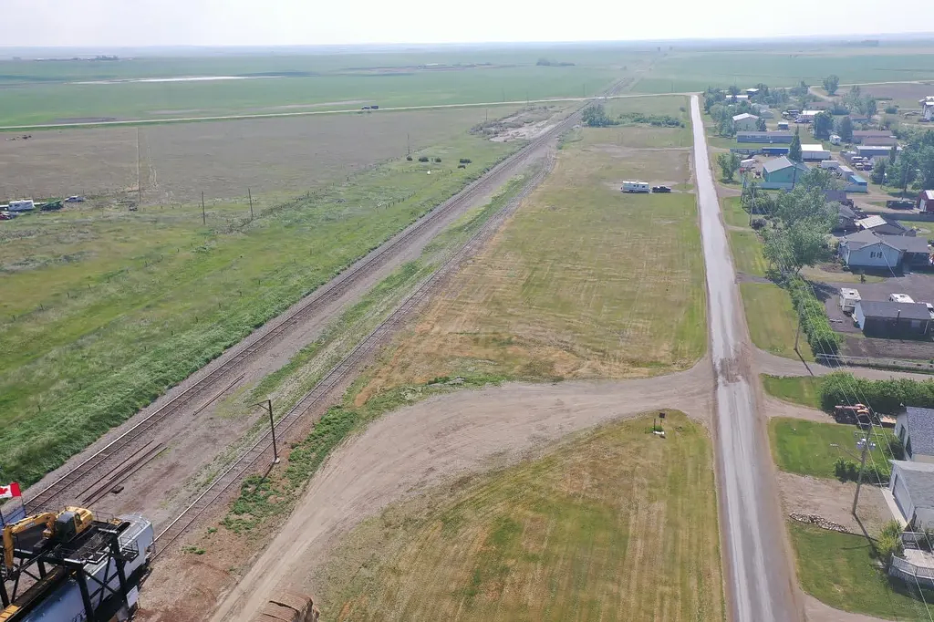 Railway Avenue, Brant, AB
