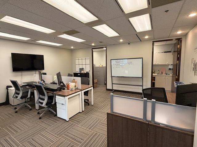 S433 - 5811 Cooney Rd, Richmond, BC