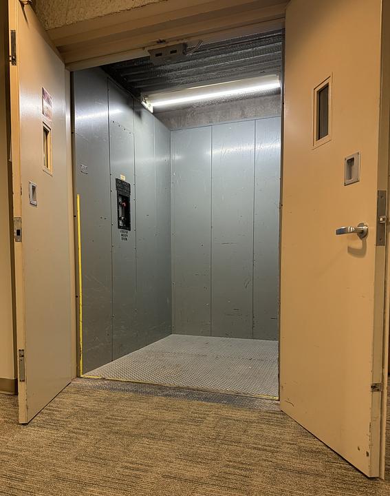 2/lower - 780 Beatty St, Vancouver, BC