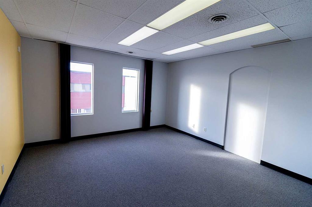 2182 39 Avenue Northeast, Calgary, AB