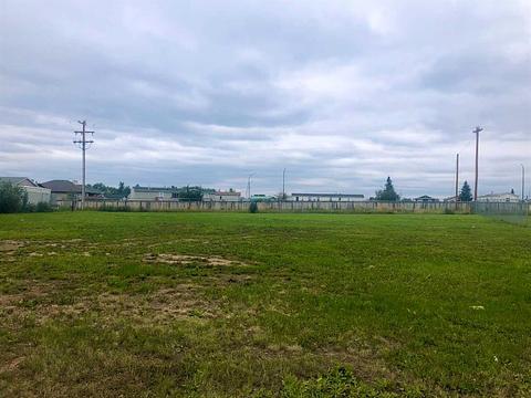 9906 Rainbow Boulevard, High Level, AB