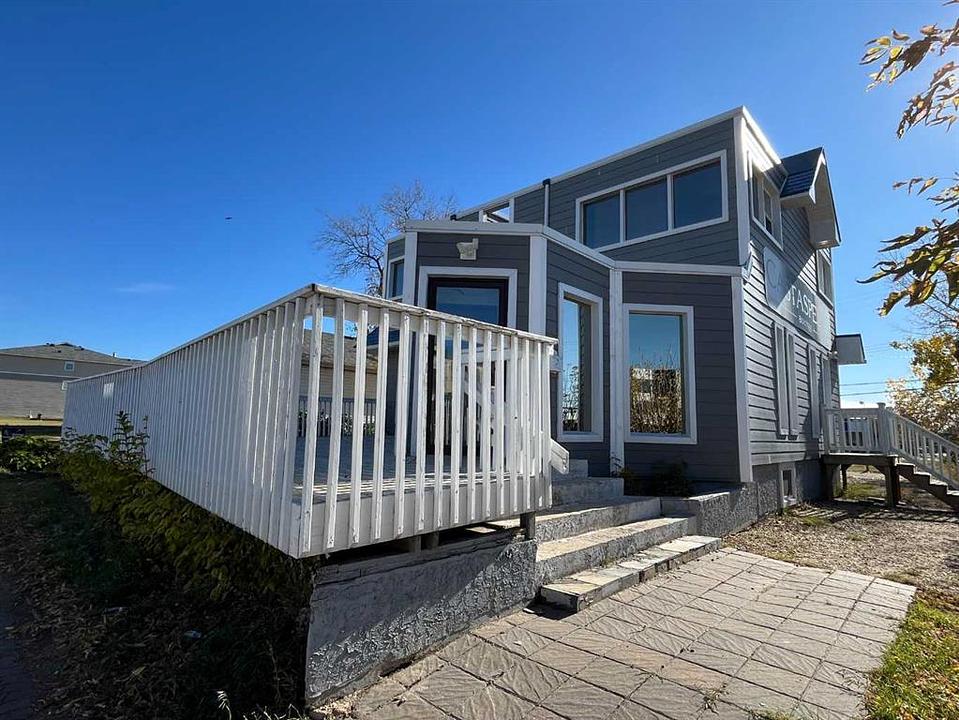 9731 100 Avenue, Grande Prairie, AB