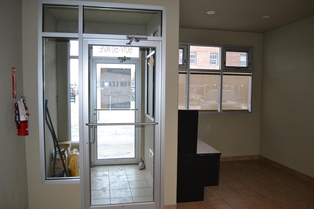 100 - 5017 50 Avenue, Red Deer, AB