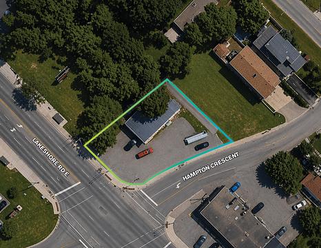 570 Lakeshore Road East, Mississauga, ON
