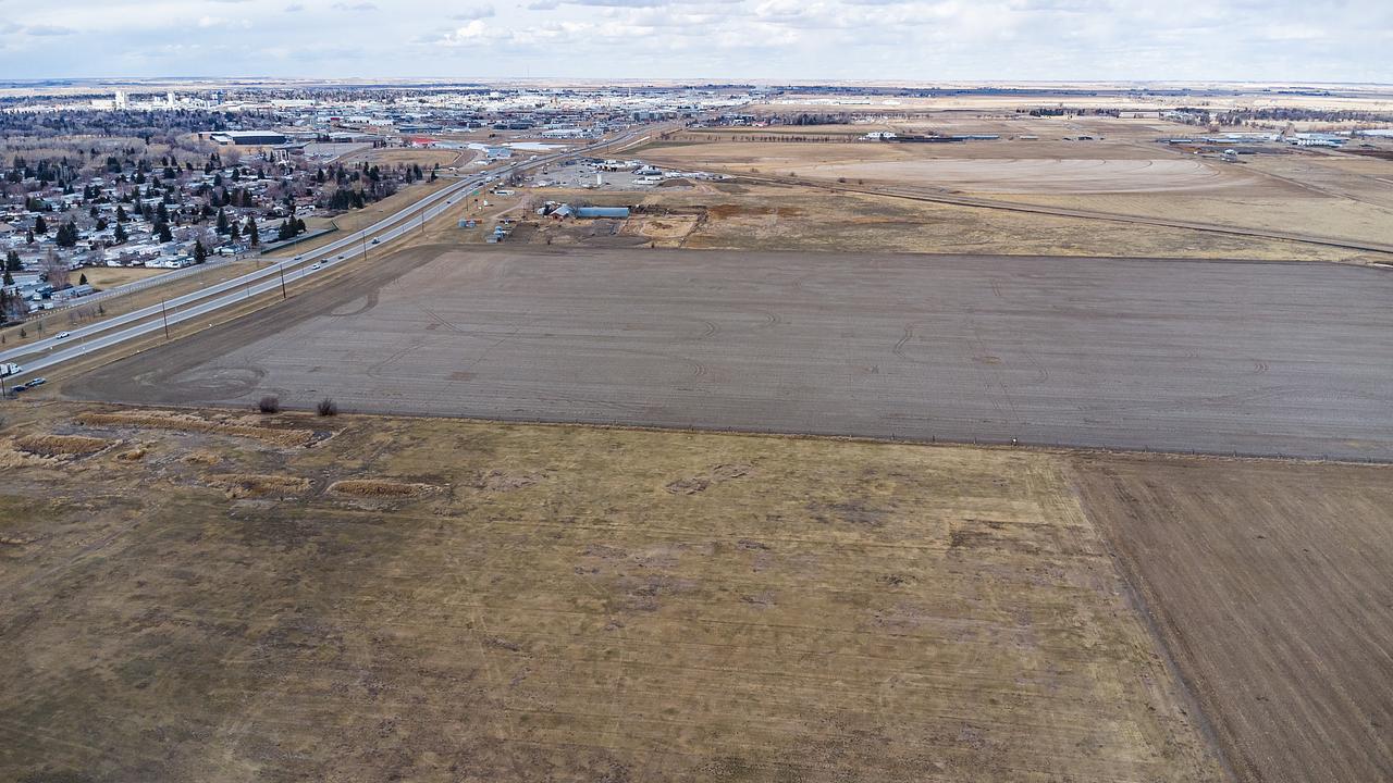 1125 43 Street South, Lethbridge, AB