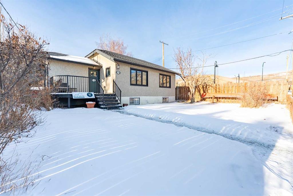313 Ross Avenue, Cochrane, AB