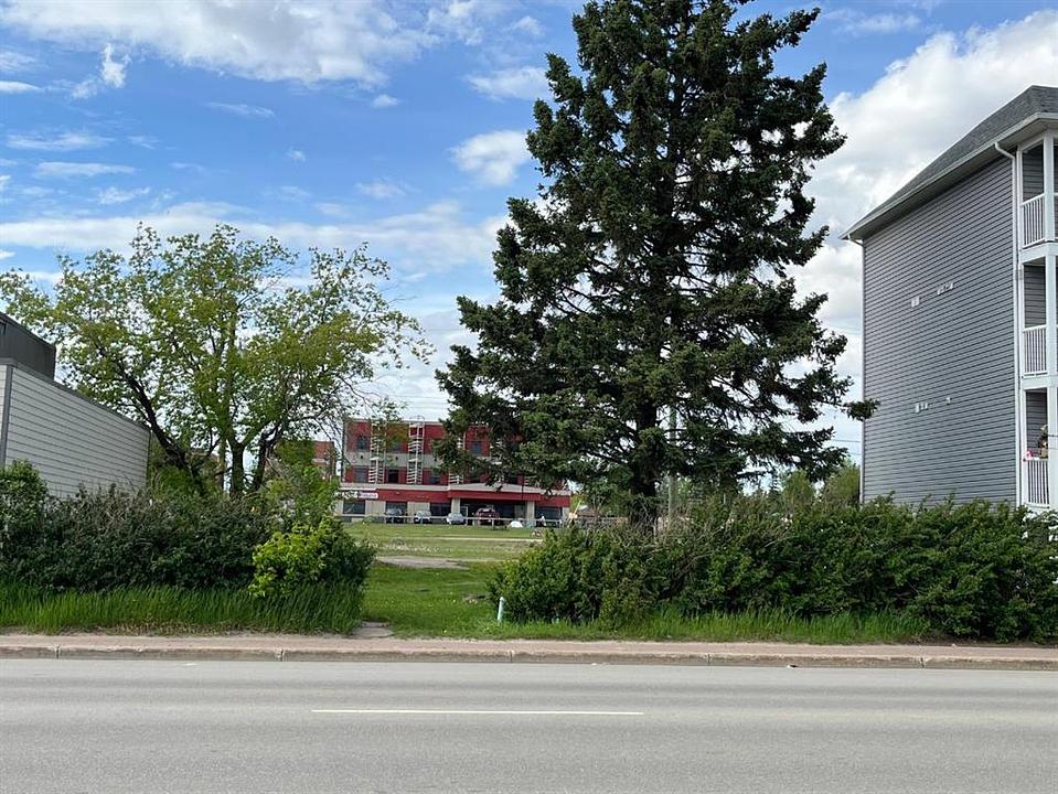 9716 100 Avenue, Grande Prairie, AB