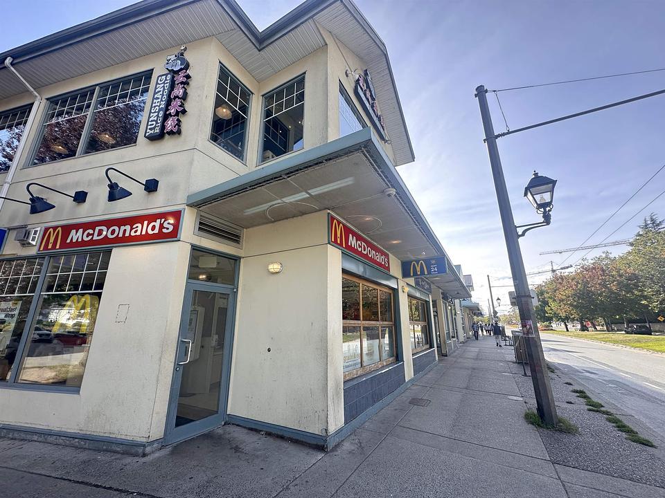 B6 - 5728 University Boulevard, Vancouver, BC