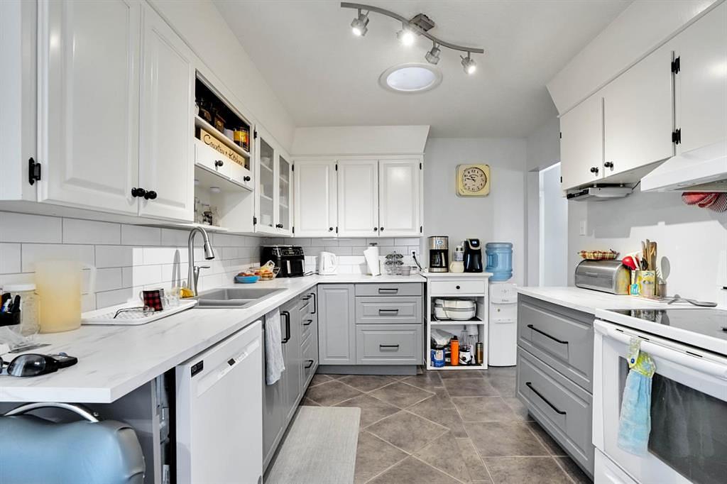 8-1415 sec 582 Highway, Didsbury, AB