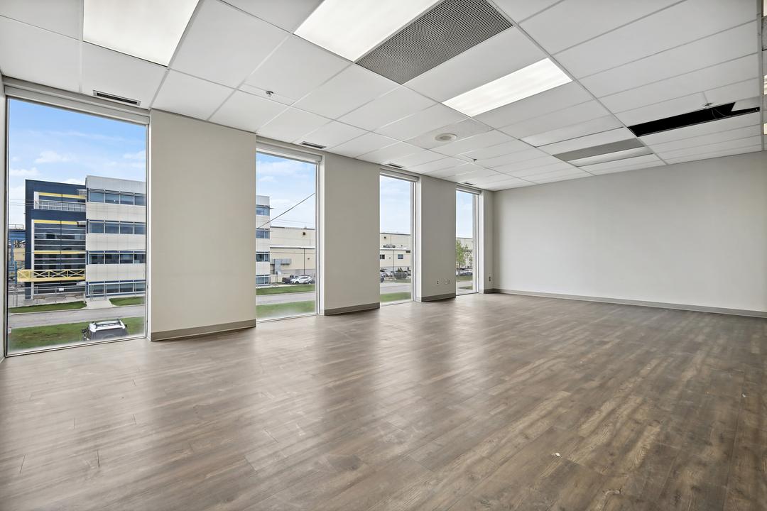 102 - 4441 76 Avenue Southeast, Calgary, AB