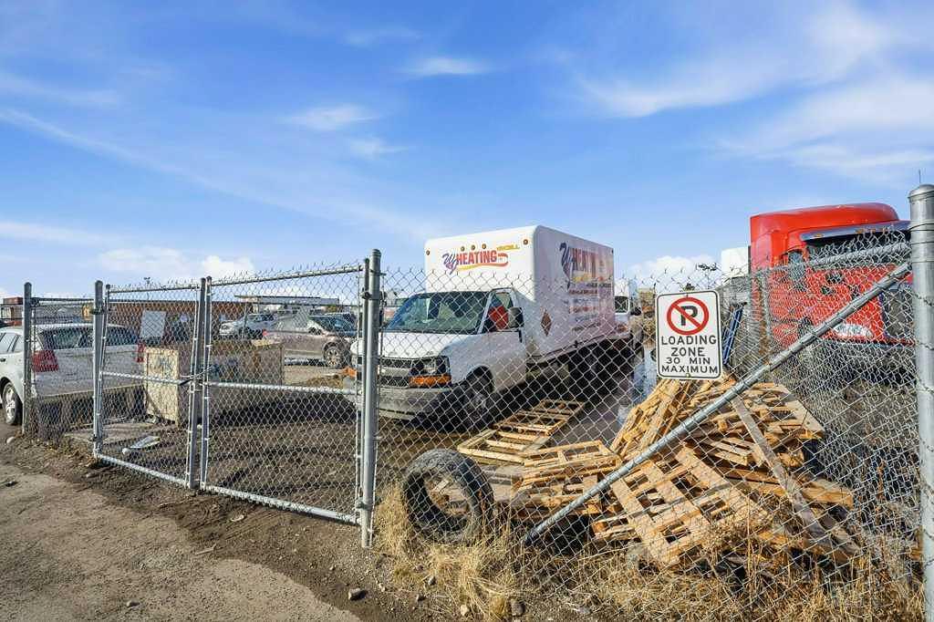 14 - 10 Wrangler Place, Rocky View County, AB
