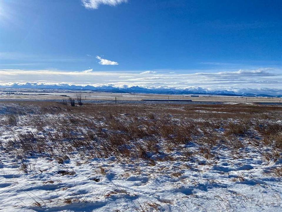 206 Railway Street, Lundbreck, AB