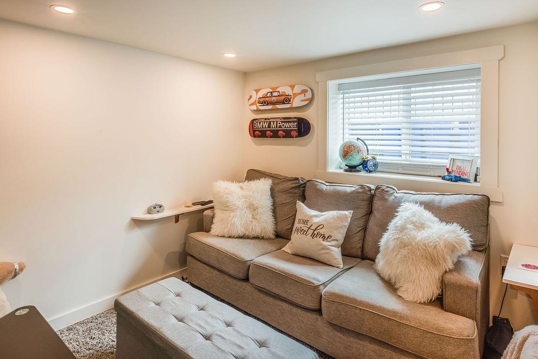 1148 Oscar Street, Victoria, BC