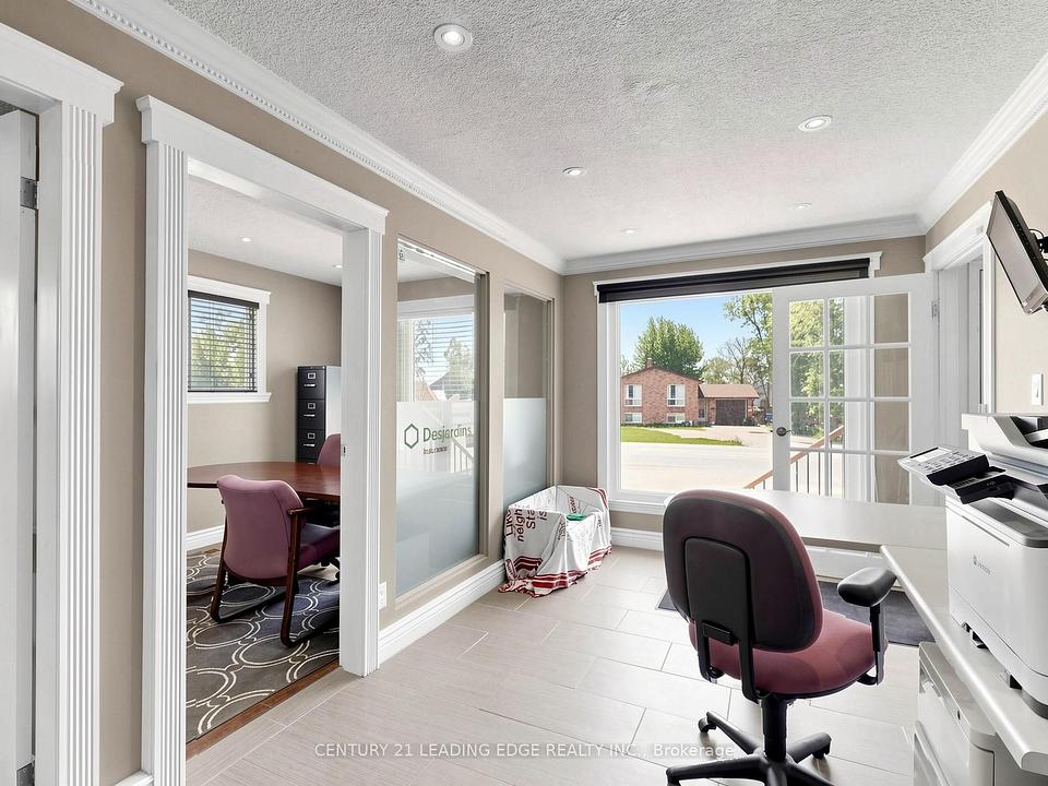 21 Metro Road South, Georgina, ON