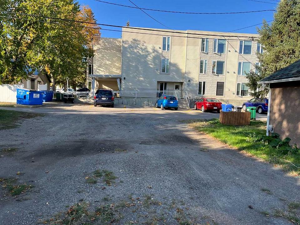 20 McRae Street, Okotoks, AB
