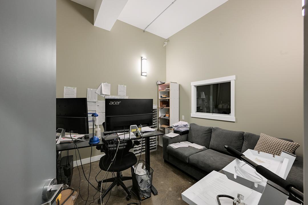 555 Hillside Avenue, Victoria, BC
