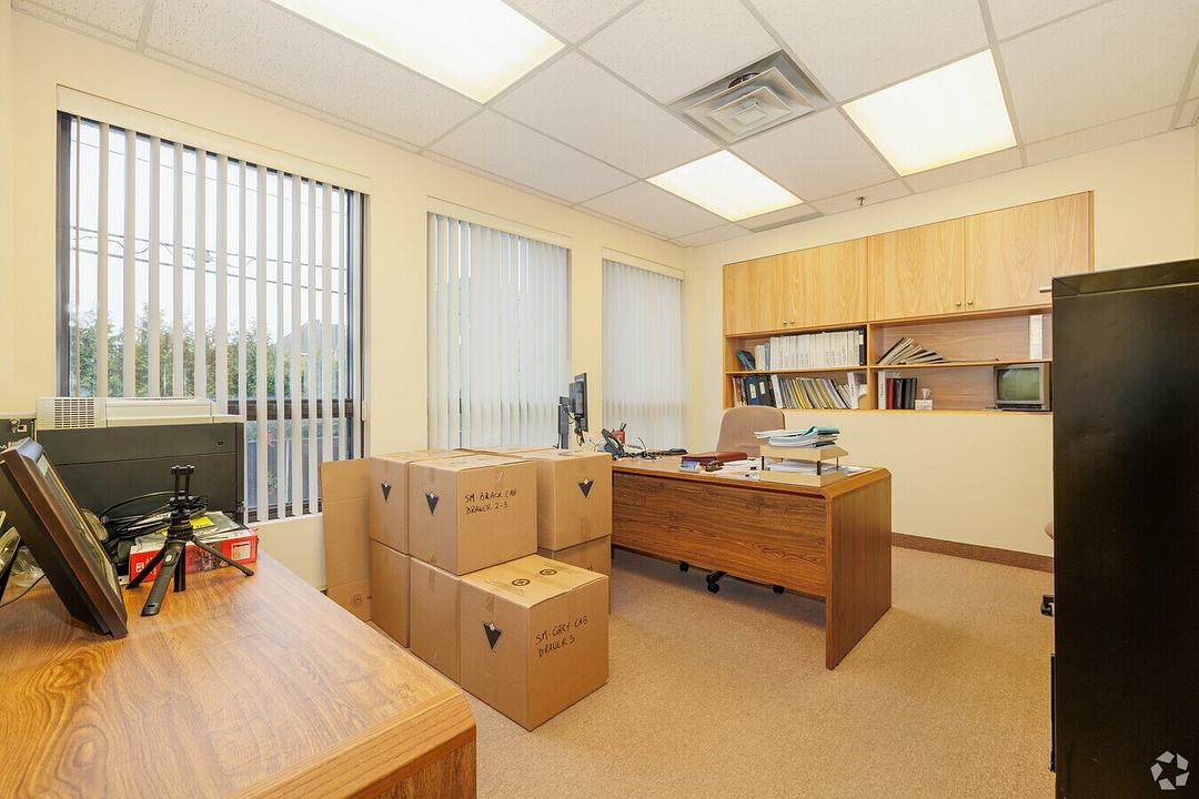 2367 Rue Guénette, Montréal, QC