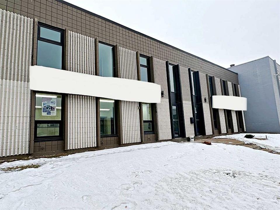 8127 Fraser Avenue, Fort McMurray, AB