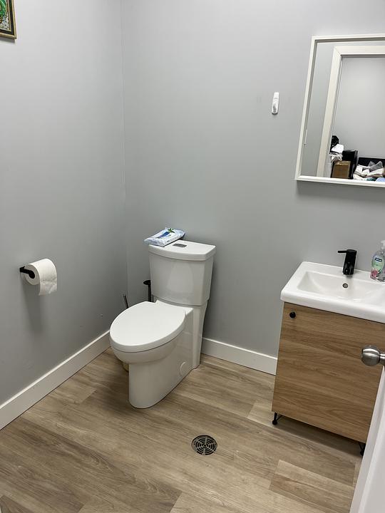 5755 - 5755 Rue Ferrier, Montréal, QC
