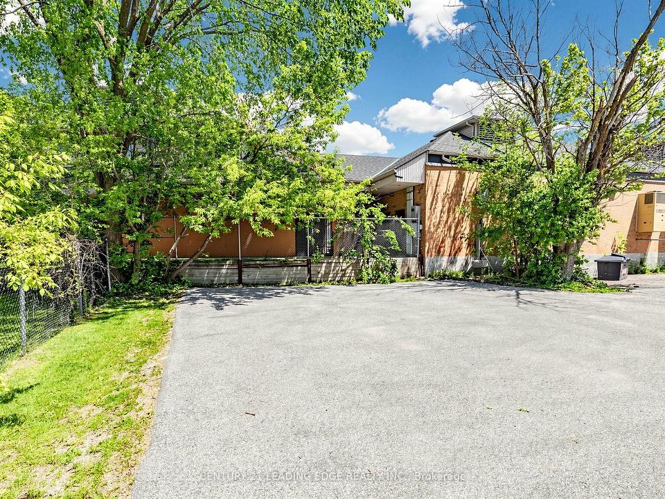 21 Metro Road South, Georgina, ON